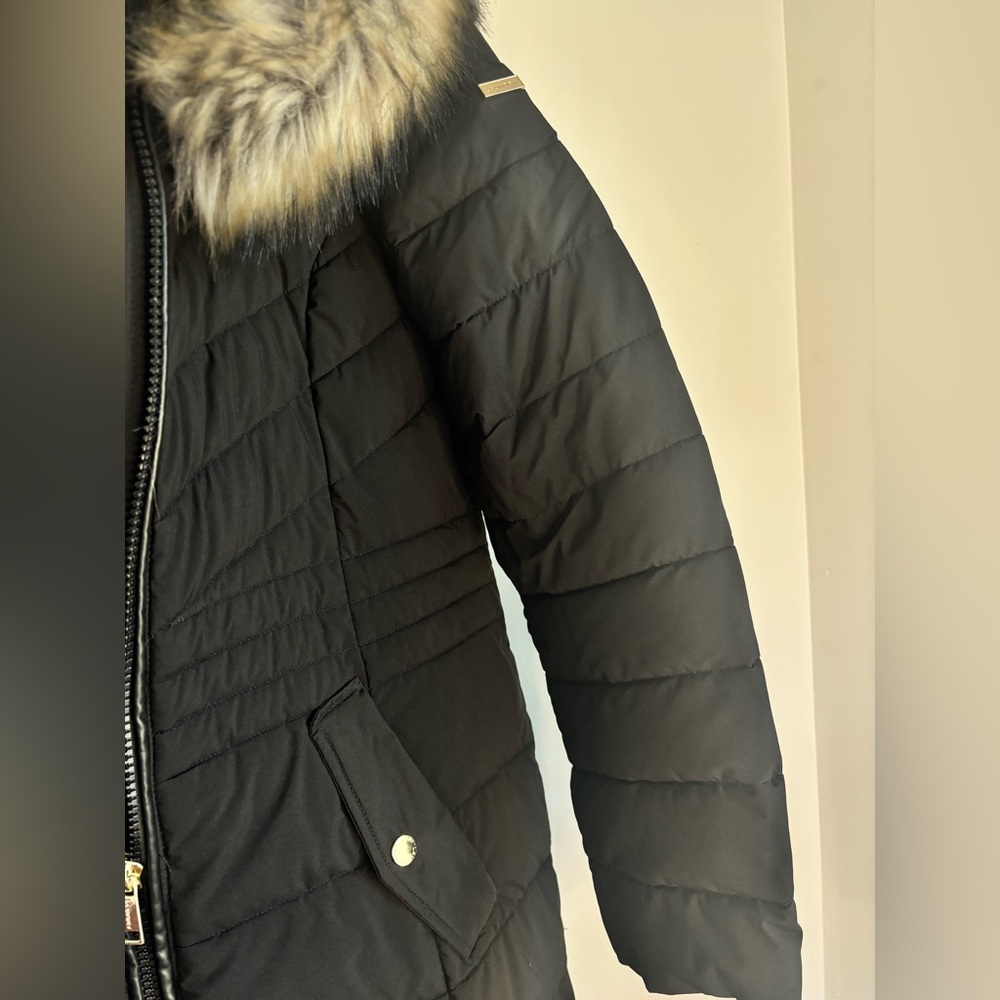 Laundry By Shelli Segal Women's Black Quilted Coat with Faux Fur Trim - Picture 5 of 7